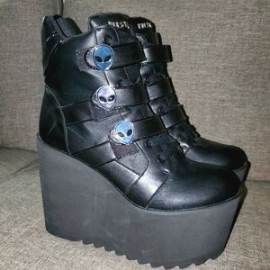 Killstar She's Out There Wedges NEW W/O TAGS